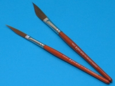 Laurence Mathews Pro Arte Brush Series 9A Sword Liner 